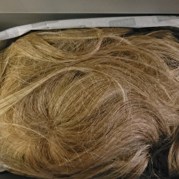Luxhair Ash Blonde wig. NIB - Picture 3 of 3